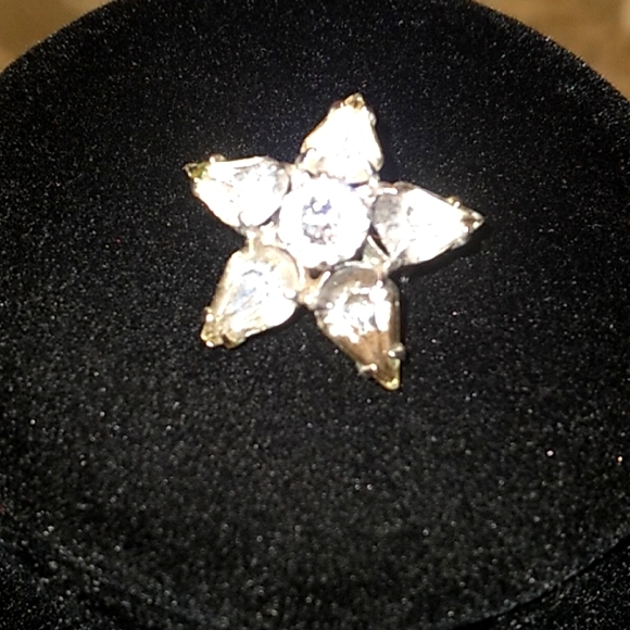Beautiful Vintage Crystal Glass Star Brooch - Picture 2 of 6